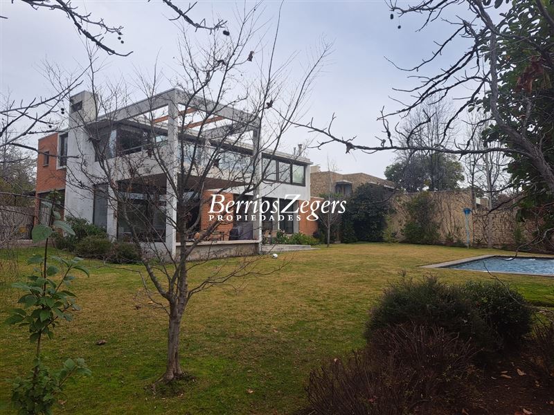 Casa en venta en Las Condes - Berrios Zegers - Ficha de propiedad