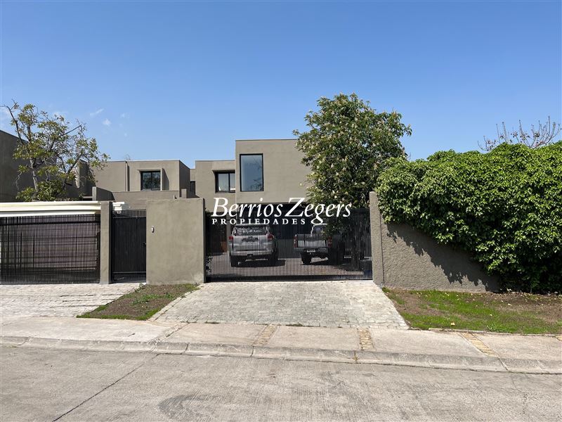Casa en venta y arriendo en Lo Barnechea - Berrios Zegers - Ficha de propiedad